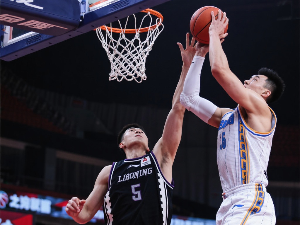 远藤航：德甲球队注重战术细腻，英超联赛更强调积极进攻