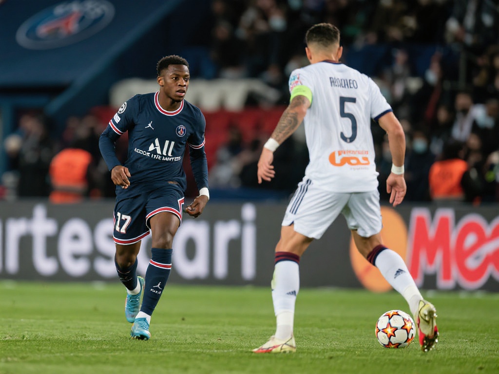 “诺丁汉森林强势崛起：从上季保级到本季争冠！”